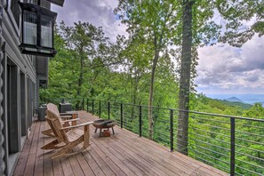 Private Deck: Mountain View | Fire Pit