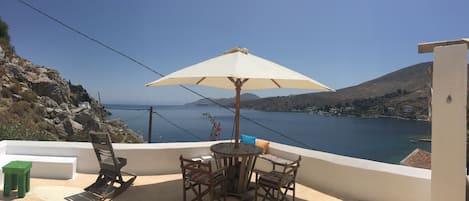 The terrace on the Aegean 