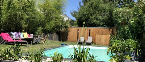 Magnifique jardin et belle piscine chauffée réalisés en 2018