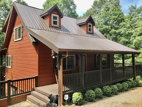 Welcome to Lazy Bear Lodge! Relaxation starts at front door.