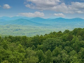 ★ "Cabin is gorgeous, amazing views, beautiful trails nearby."