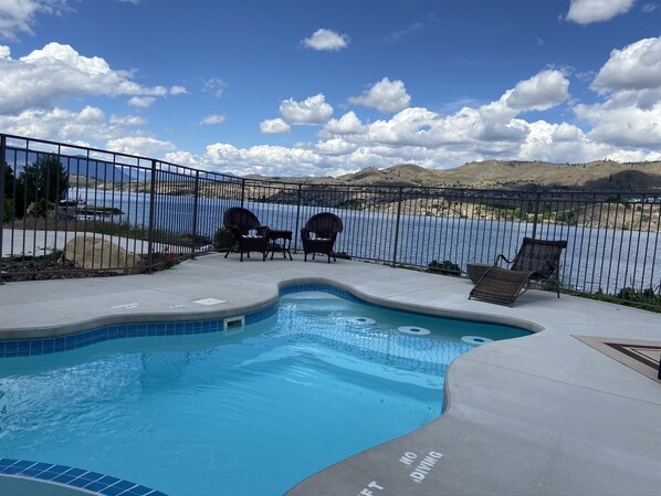 Patio Pool overlooking Lake Chelan