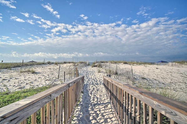 Gulf Shores Vacation Rental | 2BR | 2 BA | 900 Sq Ft