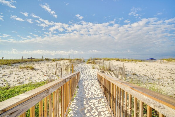 Gulf Shores Vacation Rental | 2BR | 2 BA | 900 Sq Ft