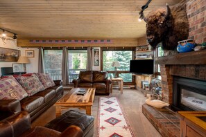 Living Area View to Deck