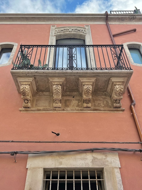 Balcony off of bedroom