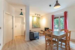 Communal lounge/ TV room,Dining area