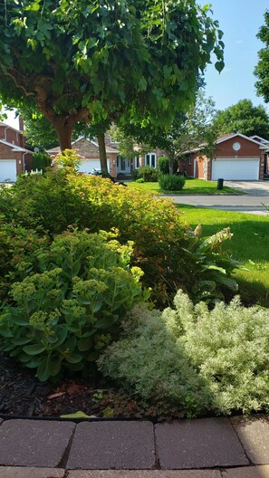 Private (south facing) patio to enjoy the sunset in a calm neighborhood. 