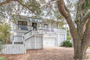 Front outdoor view of private home
Wrap around porch