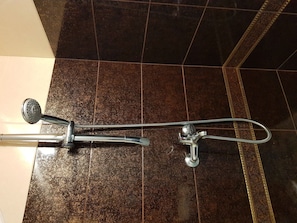Dusche mit Handbrause