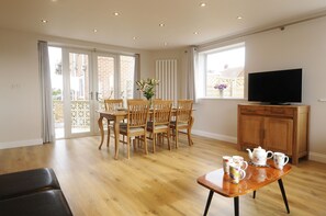 Family Room, Dinning Area