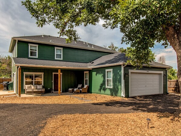 Drive up to front door for easy unloading