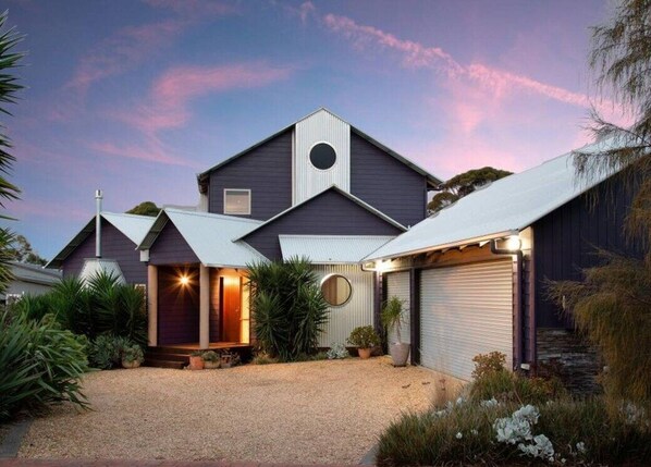 Front View, access driveway
