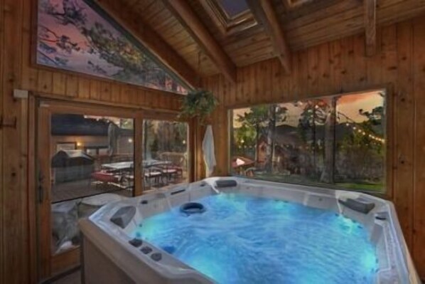 Beautiful Scenic Views from private hot tub - Enjoy beautiful scenic views from your private hot tub, all year round. This hot tub can be enjoyed all year round, in this open yet enclosed space, with full length windows and sliding doors to open to nature during warmer temperatures , and the ability to stay protected from the cold winter nights during cold winter evenings.