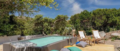 Holiday home for rent in Santa Teresa di Gallura. Cozy villa with private pool.