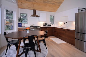 Kitchen/dining