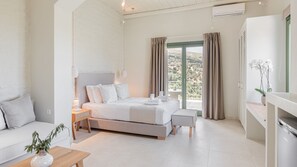 Queen Size Bedroom