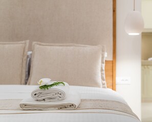 Queen Size Bedroom