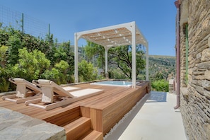 Private Outdoor Jacuzzi