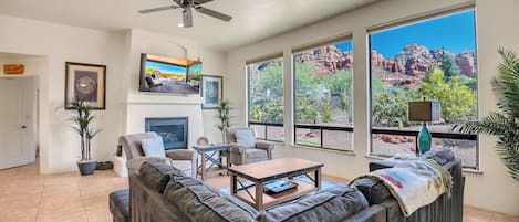 Floor to ceiling views of Thunder Mountain!