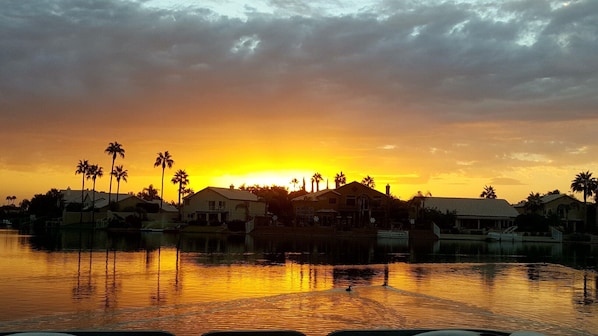 Waterfront oasis in the desert 