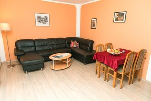 Komfort-Ferienwohnungen Typ A mit Balkon/Terrasse-Wohnbereich