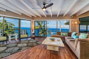 Living Room with STUNNING Views! - Living Room with STUNNING Views!