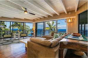 Living Room with STUNNING Views! - Living Room with STUNNING Views!