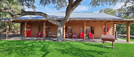 Welcome to Wimberley Log Cabins Resort and Suites!