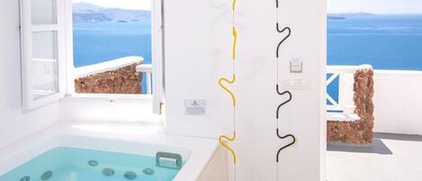 Luxury Santorini Villa | Villa Cozy | 1 Bedroom | Indoor Plunge Pool & Caldera View | Oia