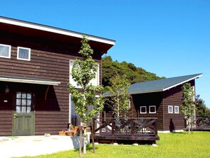 ・ A cottage in a highly airtight house with a pair of glass (double) sashes that is cool in summer and warm in winter.
