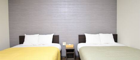 [Room 401] Maximum capacity 4 people ◇ 2 double beds ◇ Even the maximum number of people can sleep on a bed. This room is recommended for those who want to relax in bed.
