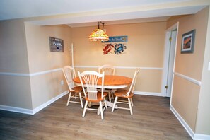 Dining area at MISTY SEA 402