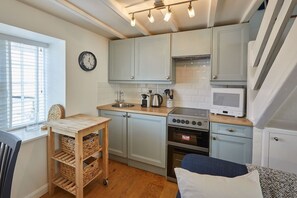 Amber Cottage, Oystons Yard, Whitby - Stay North Yorkshire