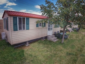 Nuage, Ciel, Bâtiment, Fenêtre, Plante, Lot Terre, Maison, Bois, Arbre, Herbe