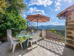Ciel, Nuage, Plante, Meubles, Table, La Nature, Ombre, Bleu Azur, Chaise, Bâtiment