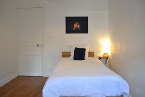 3e chambre, premier lit, au 2e étage. Lit 90X200.