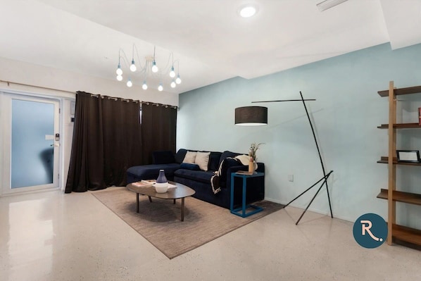 Welcome to 250 Collins by Roami!