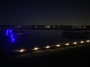 Evening cruise? No problem! The dock lights will guide you back to Quiet Dreams.