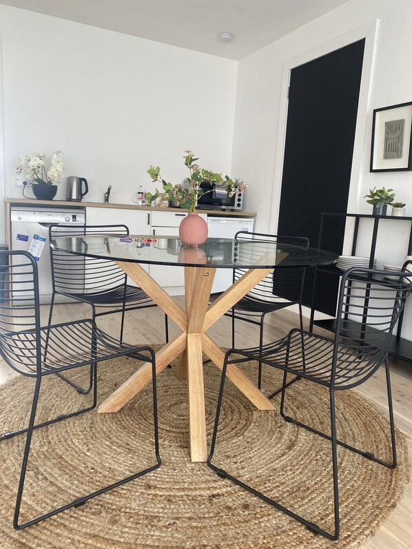 Open plan kitchen dining