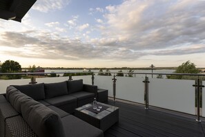 Terrasse mit Seeblick