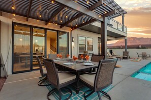 Outdoor dining