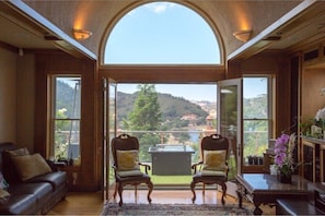 Breathtaking  view, with ambient fire pit for a peaceful romantic night 