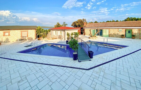 pool