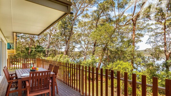 Balcony/Outdoor Dining