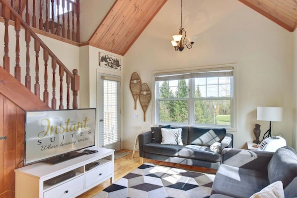 "The house is perfectly located between the center of Mont Tremblant and the pedestrian village. The host is very friendly and extremely helpful. We spent an amazing family holiday and enjoyed every single day."