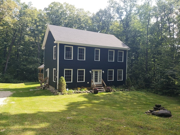 Laurel Hill, Front View