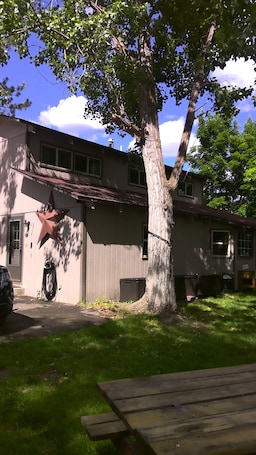 The guest house!
