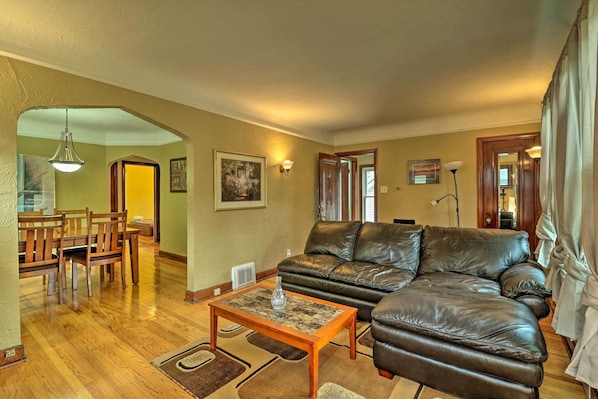 Ferndale Vacation Rental: 2 BR | 1 BA | Stairs Required | 1,000 Sq Ft