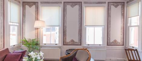 Bright and spacious with characterful original frescoes